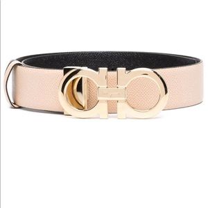 Salvatore Ferragamo reversible Gancini leather belt. 85 cm